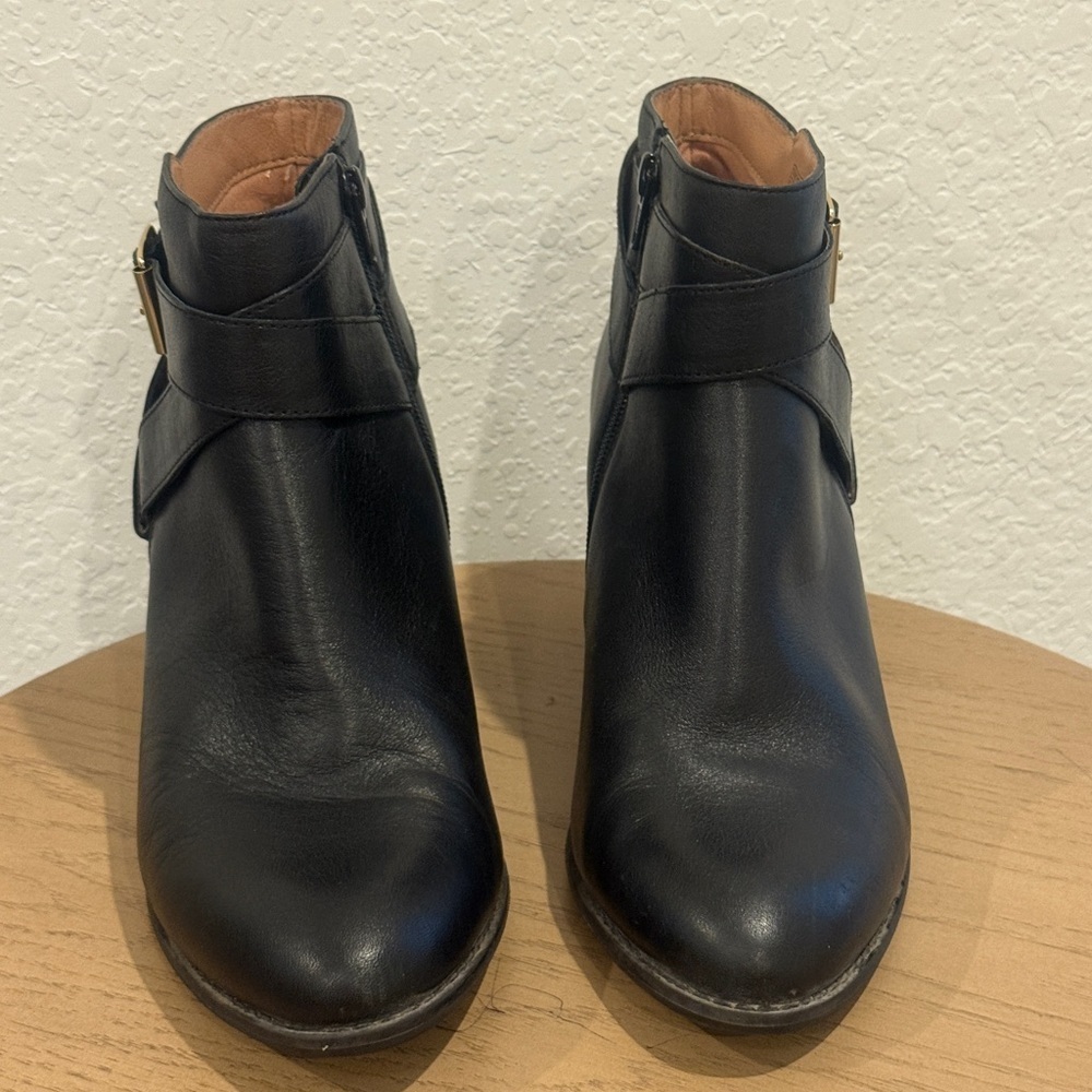 Vionic‎ Black Ankle Boots with Gold Buckle - Picture 8 of 12